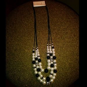3-Tier Pearl w/ jewels necklace